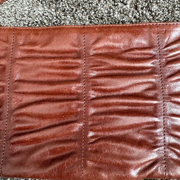 HOBO International Vintage Brown Ruched Leather Wristlet Clutch EUC - Picture 2 of 6